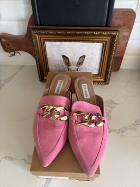 Steve Madden Pink Suede Pointed-Toe Mule with Gold Chain